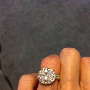 Silver 3ct cubic zirconia ring.